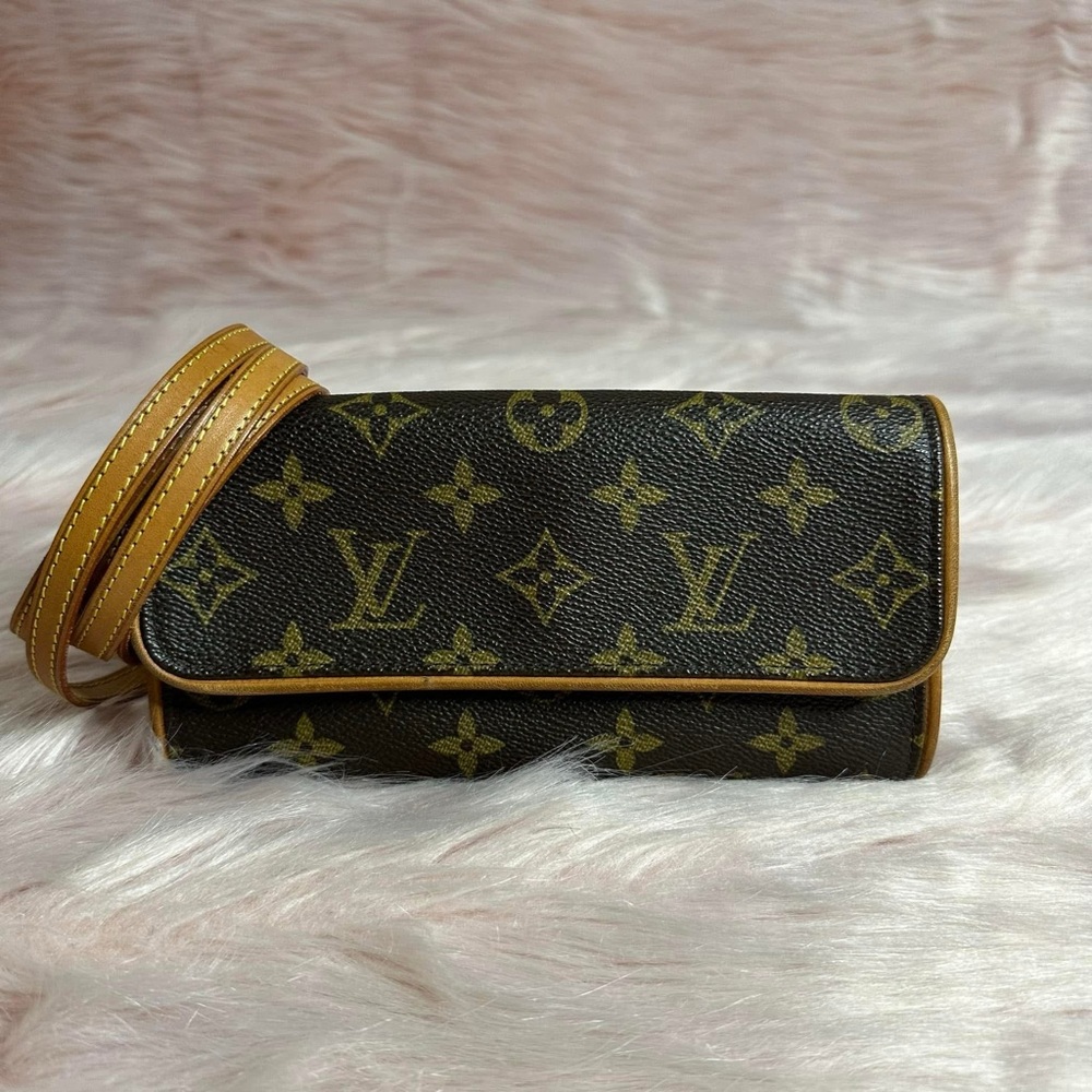 Louis Vuitton Pochette Twin PM